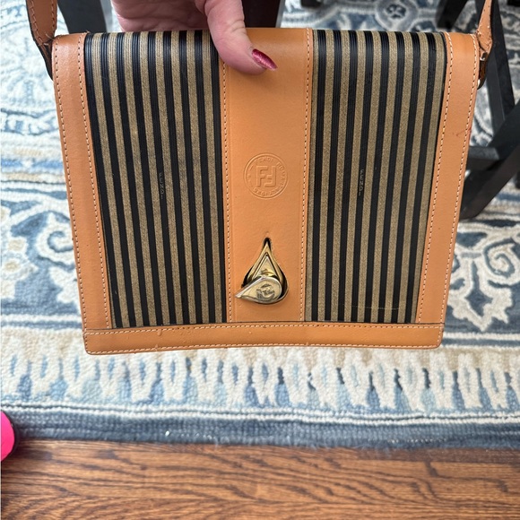 Beautiful Authentic Vintage Fendi Penguin Stripe Crossbody - Picture 5 of 16